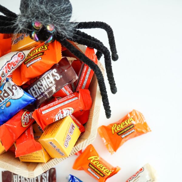 Hershey, Halloween All Time Greats Candy Assortment, 100 Ct., 32.2 Oz.
